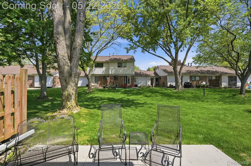 28091 Maple Forest Boulevard W Harrison Charter Township MI 48045