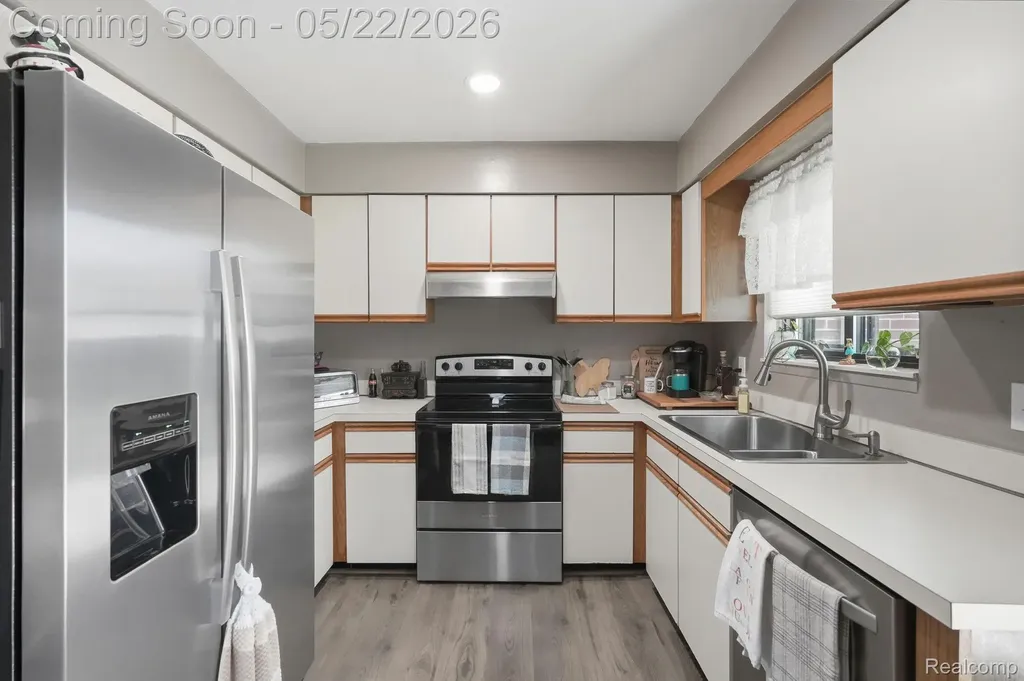 28091 Maple Forest Boulevard W Harrison Charter Township MI 48045
