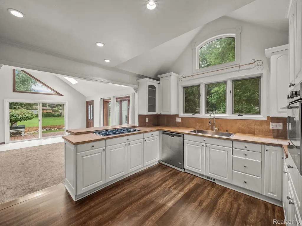 48070 Shelby Road Shelby Charter Township MI 48317