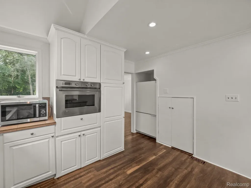 48070 Shelby Road Shelby Charter Township MI 48317