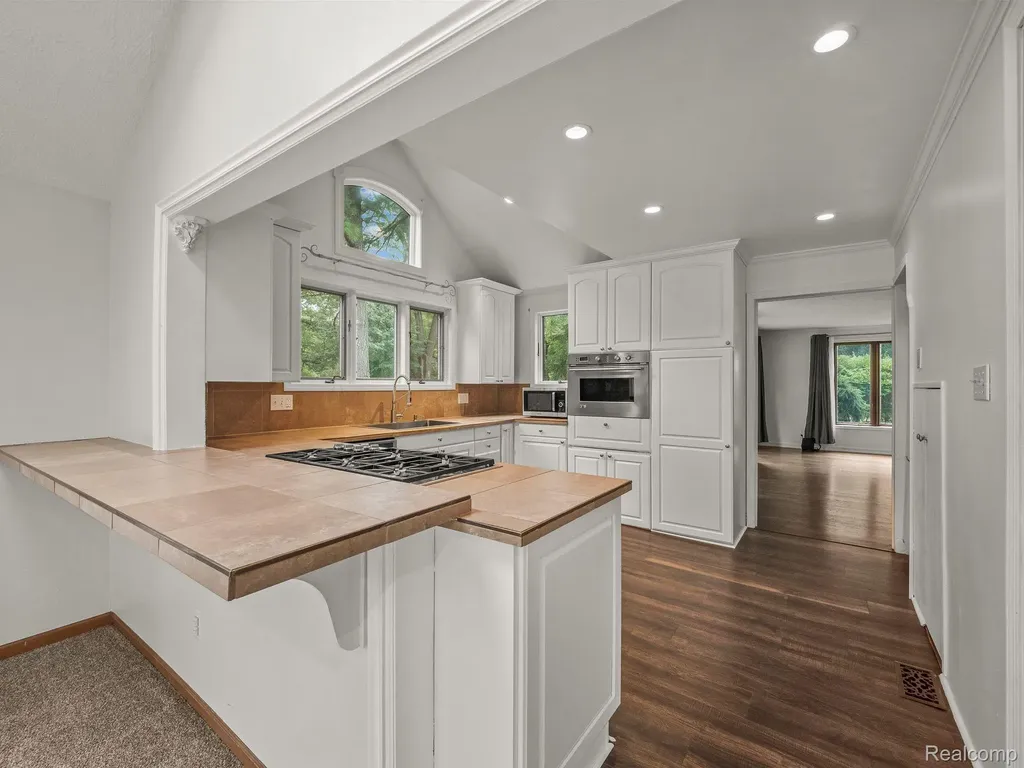 48070 Shelby Road Shelby Charter Township MI 48317