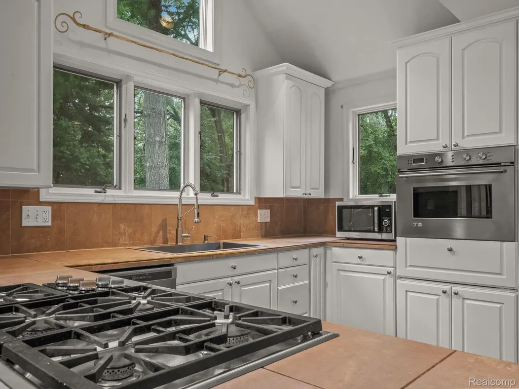 48070 Shelby Road Shelby Charter Township MI 48317