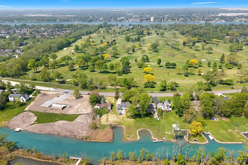 22827 Meridian Road Grosse Ile Township MI 48138