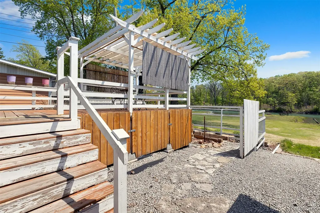 22827 Meridian Road Grosse Ile Township MI 48138