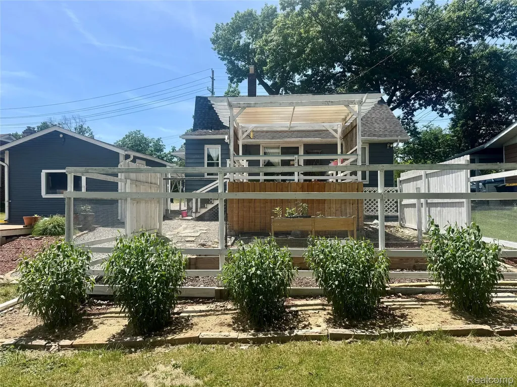 22827 Meridian Road Grosse Ile Township MI 48138