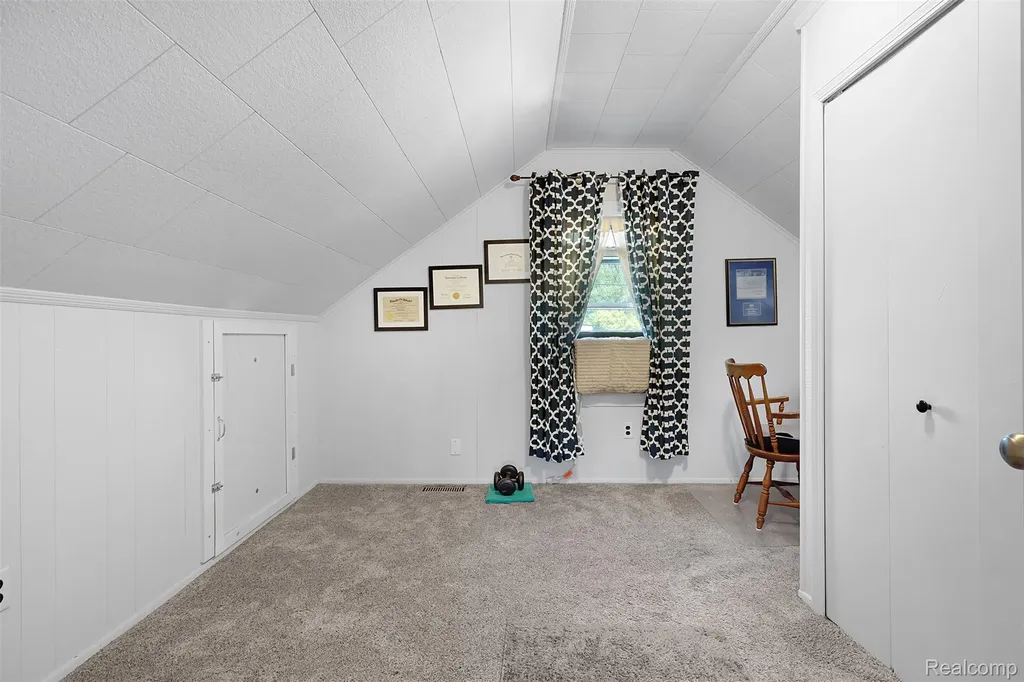 22827 Meridian Road Grosse Ile Township MI 48138