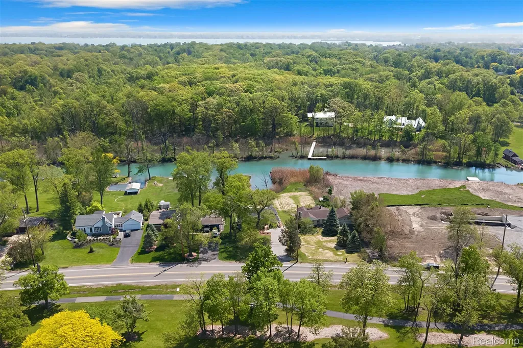 22827 Meridian Road Grosse Ile Township MI 48138