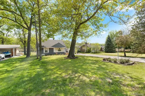 22827 Meridian Road Grosse Ile Township MI 48138