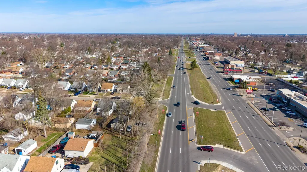 00 Telegraph Dearborn Heights City MI 48125