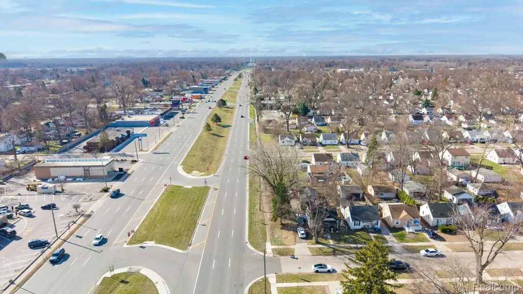00 Telegraph Dearborn Heights City MI 48125