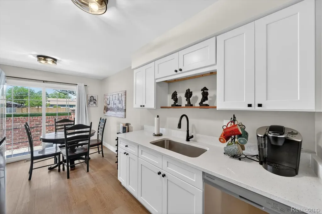 39427 Heatherheath Drive Clinton Charter Township MI 48038