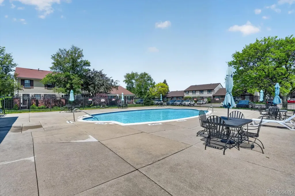 39427 Heatherheath Drive Clinton Charter Township MI 48038