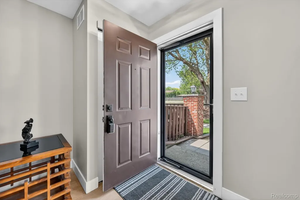 39427 Heatherheath Drive Clinton Charter Township MI 48038