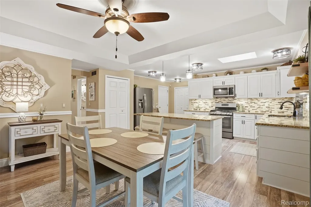 8235 Ironwood Drive Hamburg Township MI 48169