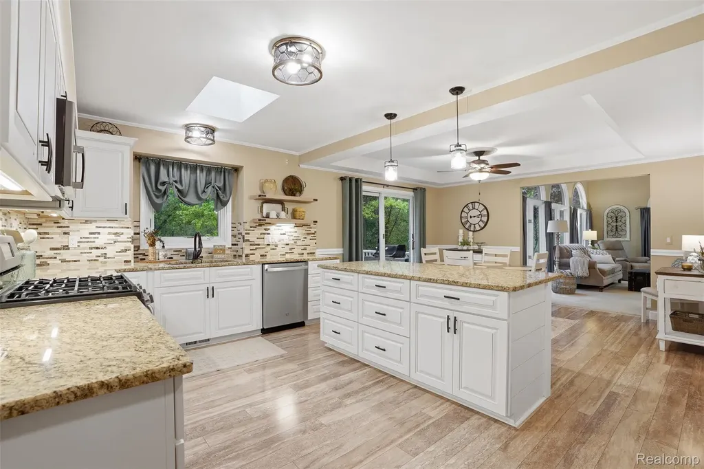 8235 Ironwood Drive Hamburg Township MI 48169