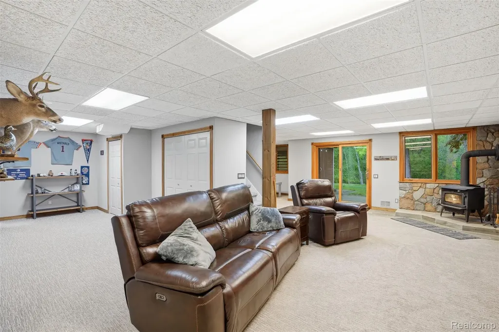 8235 Ironwood Drive Hamburg Township MI 48169
