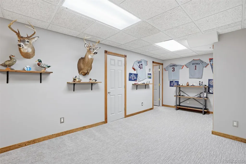 8235 Ironwood Drive Hamburg Township MI 48169
