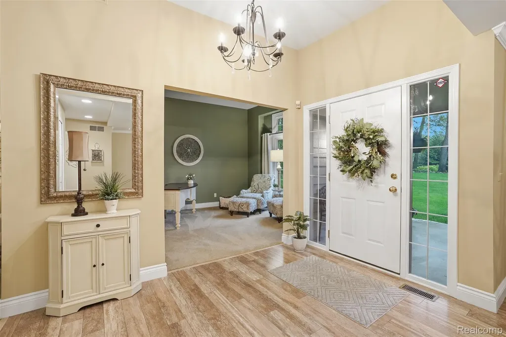 8235 Ironwood Drive Hamburg Township MI 48169
