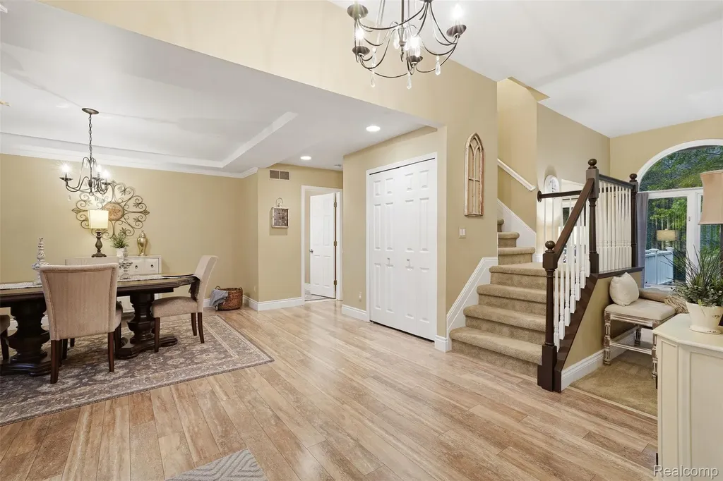 8235 Ironwood Drive Hamburg Township MI 48169