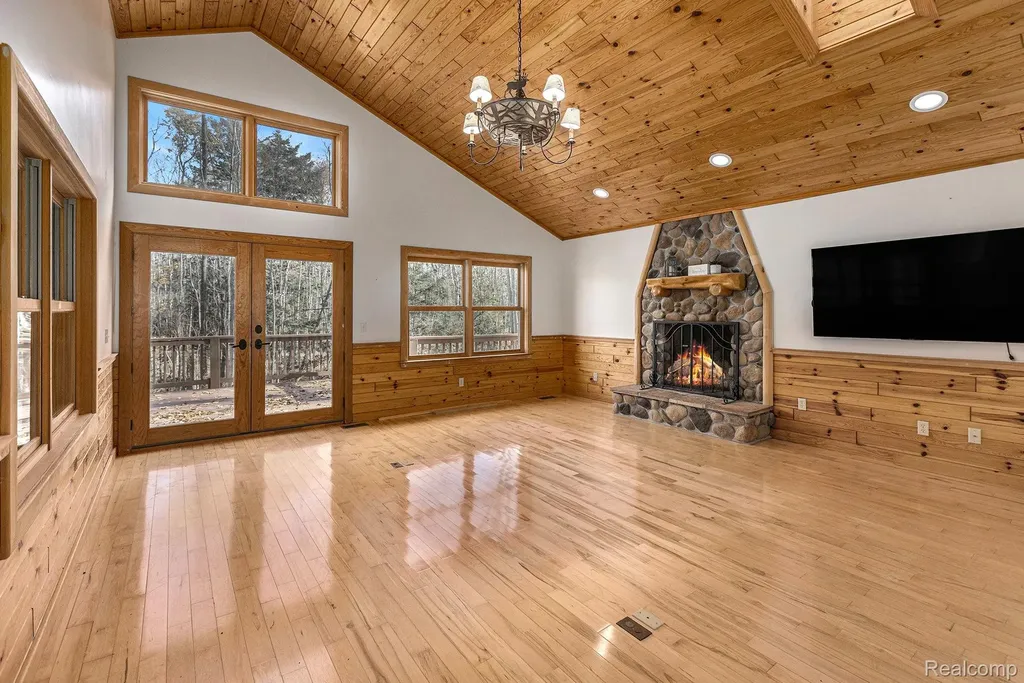 2446 Spayde Road Charlevoix City MI 49720