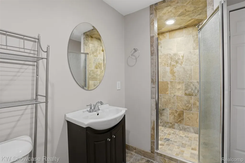 2185 Arapahoe Basin White Lake Charter Township MI 48383