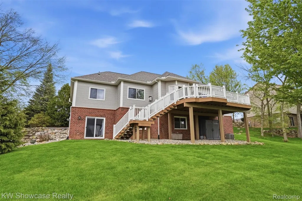 2185 Arapahoe Basin White Lake Charter Township MI 48383