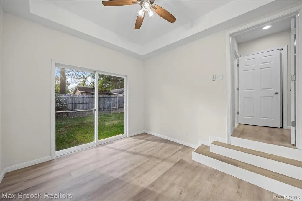 3187 Woodlawn Street Commerce Charter Township MI 48390