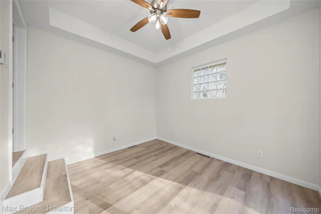 3187 Woodlawn Street Commerce Charter Township MI 48390