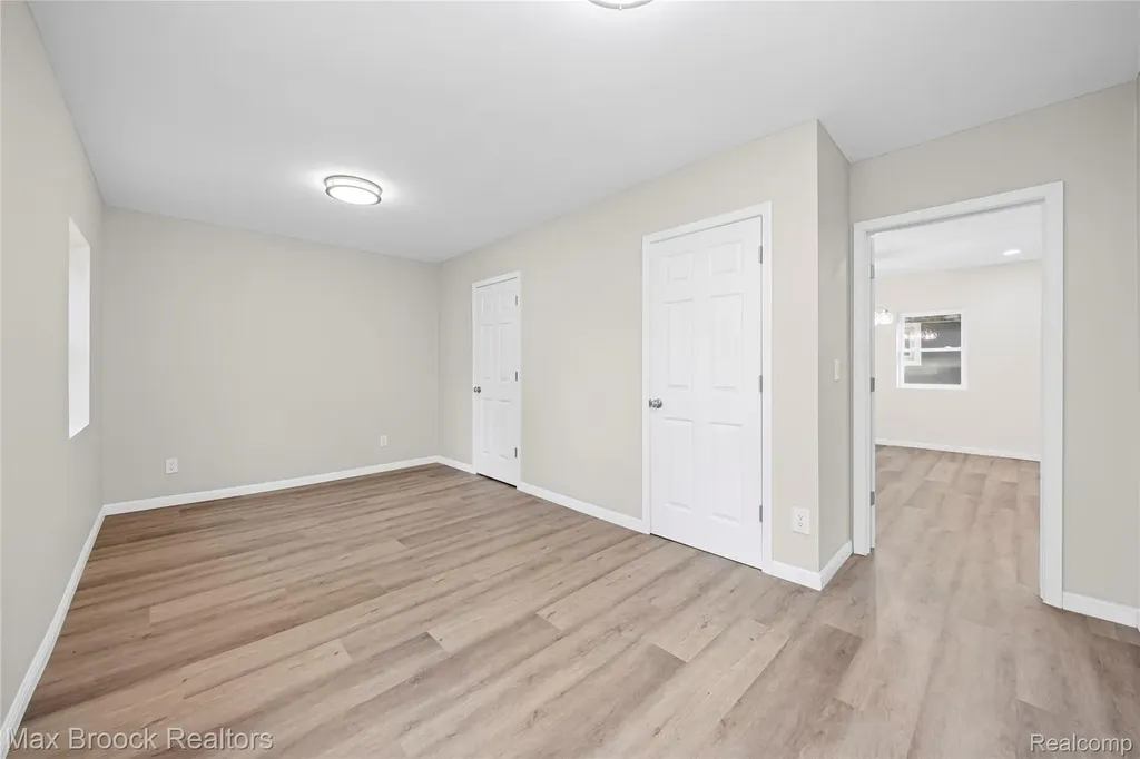 3187 Woodlawn Street Commerce Charter Township MI 48390