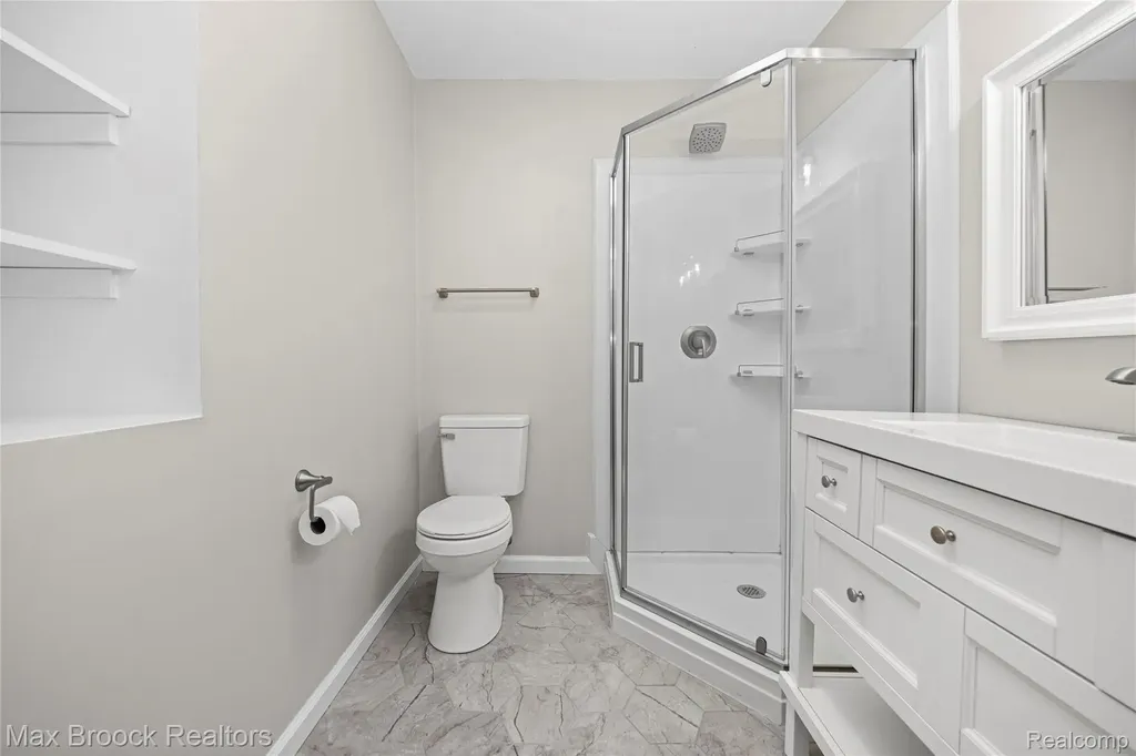 3187 Woodlawn Street Commerce Charter Township MI 48390