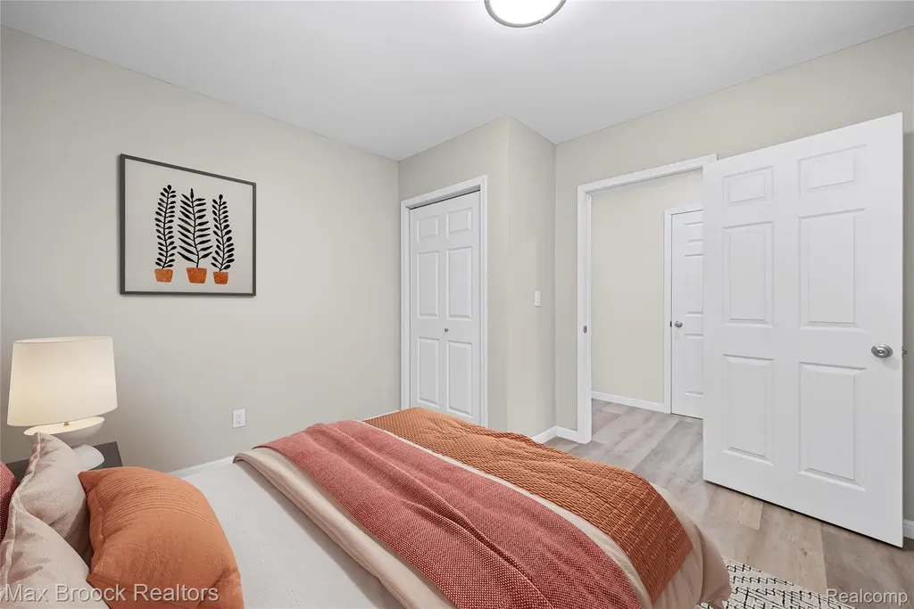 3187 Woodlawn Street Commerce Charter Township MI 48390