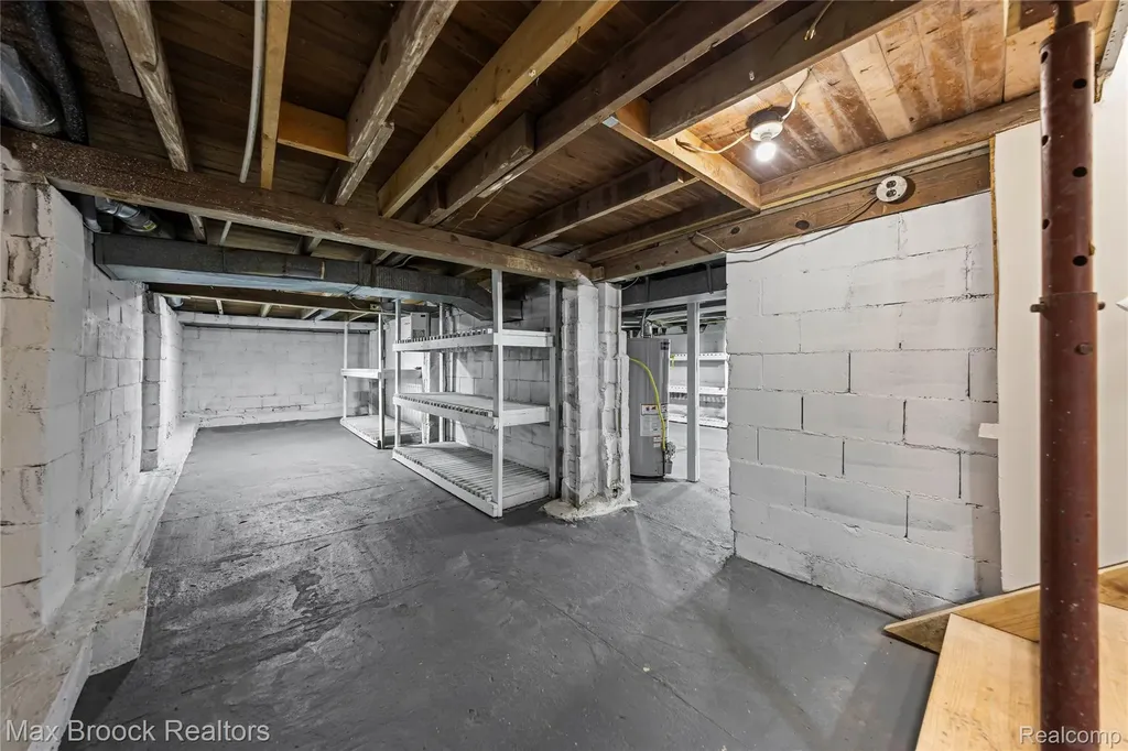 3187 Woodlawn Street Commerce Charter Township MI 48390