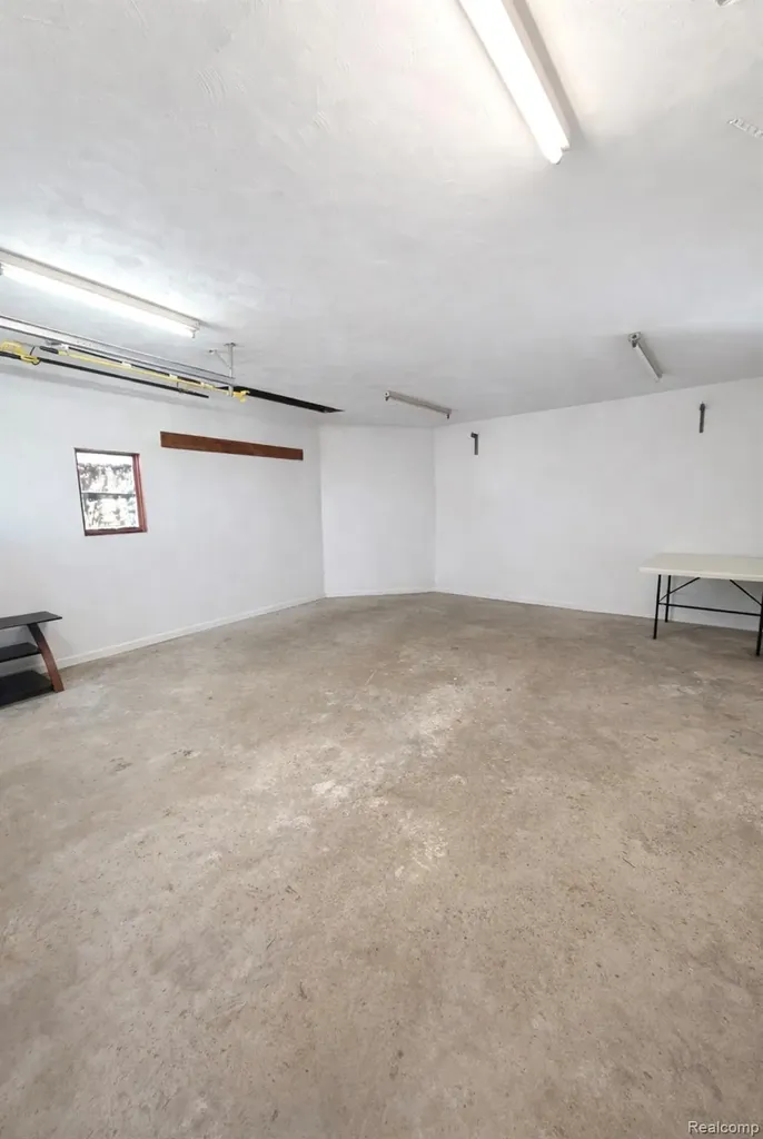 2315 Hartwick Highway Lincoln Park City MI 48146