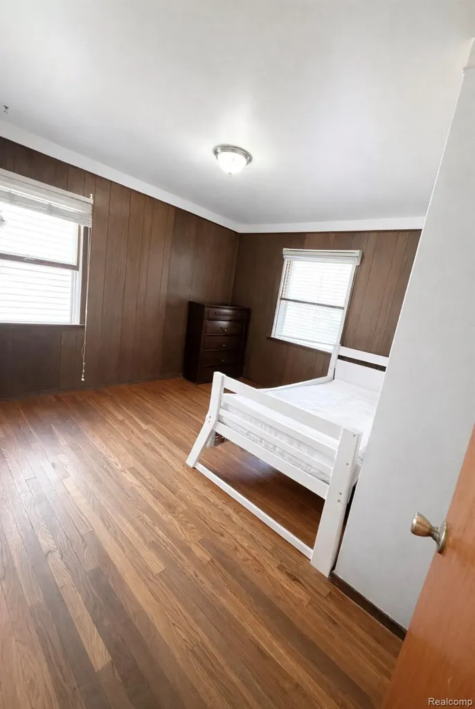 2315 Hartwick Highway Lincoln Park City MI 48146