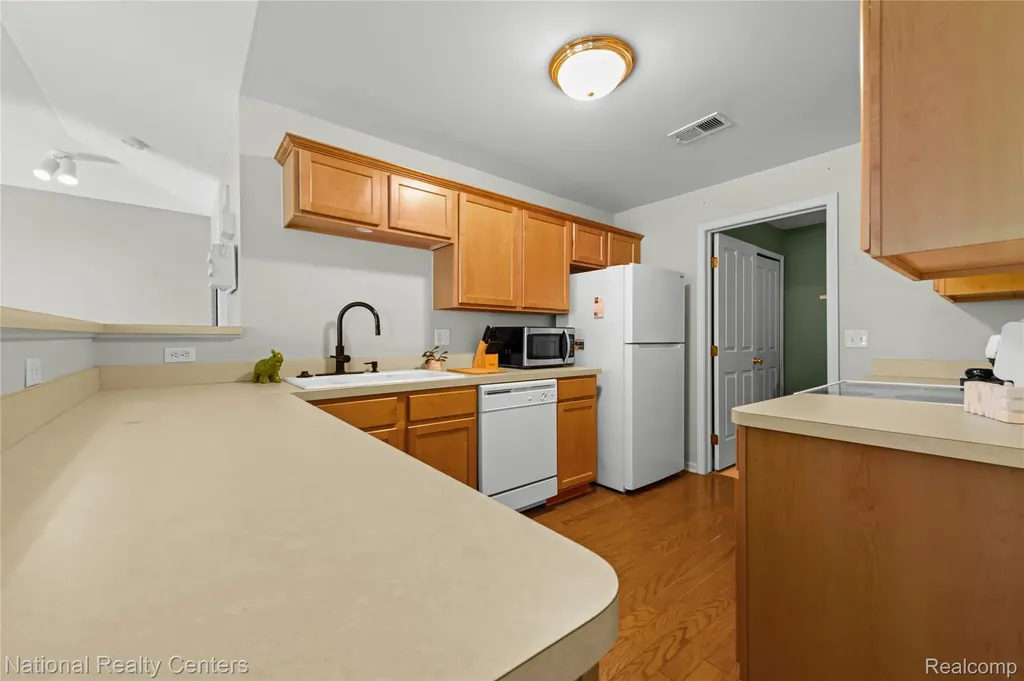 4048 Berkeley Avenue Canton Charter Township MI 48188