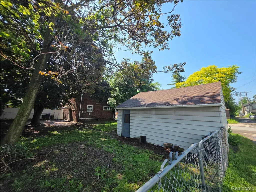 1332 Fort Park Boulevard Lincoln Park City MI 48146