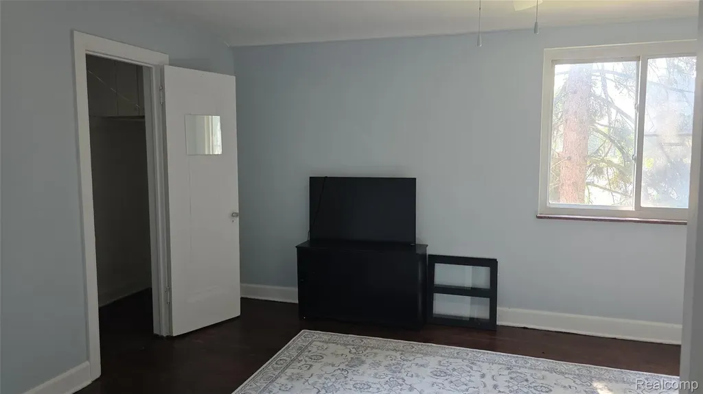 1332 Fort Park Boulevard Lincoln Park City MI 48146