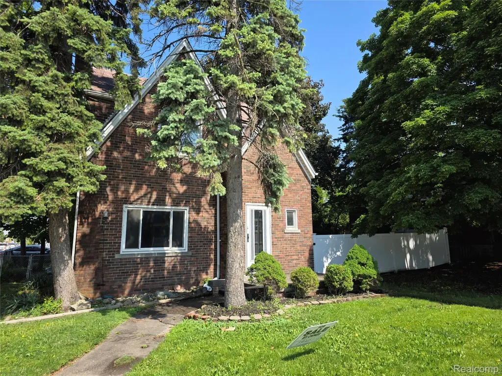 1332 Fort Park Boulevard Lincoln Park City MI 48146
