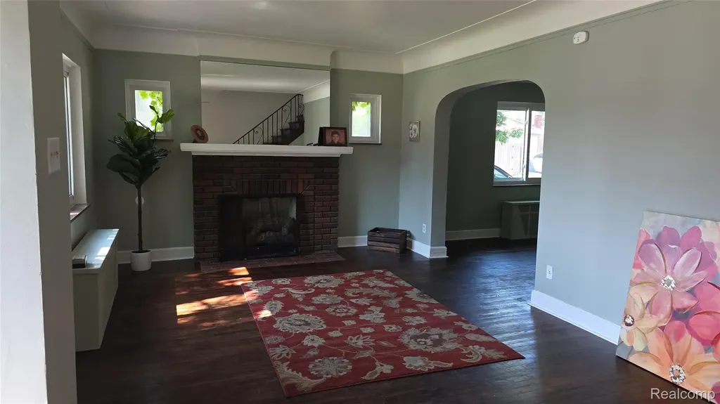 1332 Fort Park Boulevard Lincoln Park City MI 48146