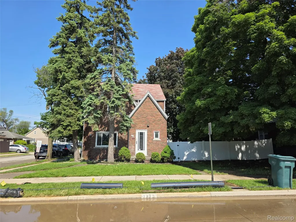 1332 Fort Park Boulevard Lincoln Park City MI 48146