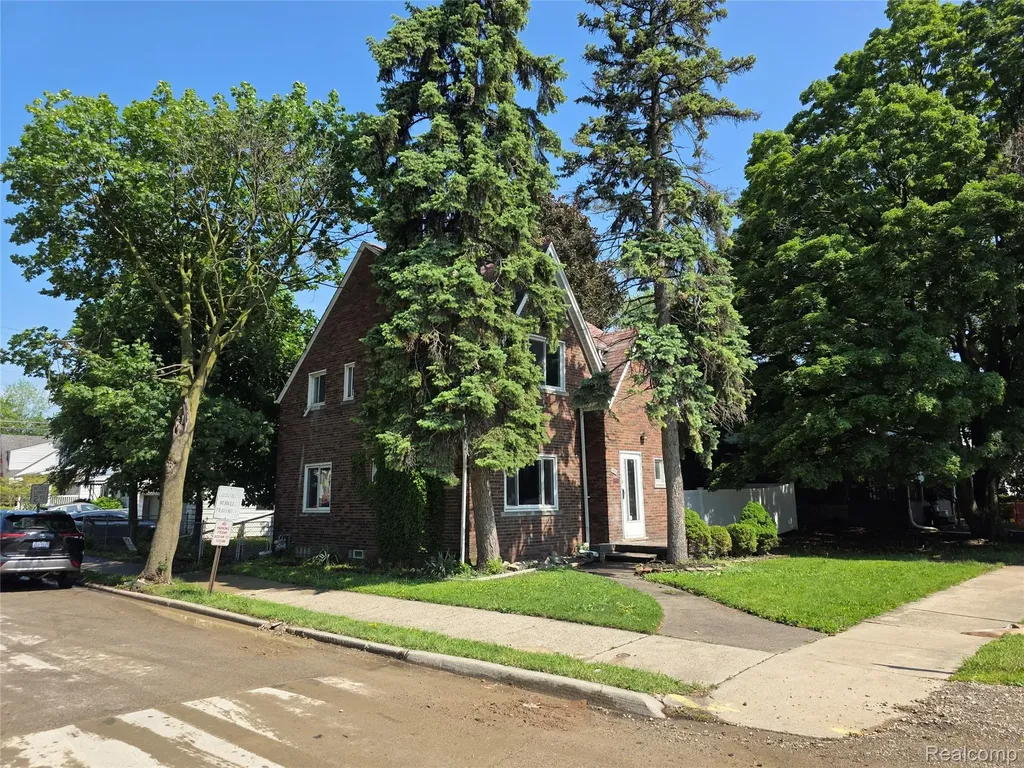 1332 Fort Park Boulevard Lincoln Park City MI 48146
