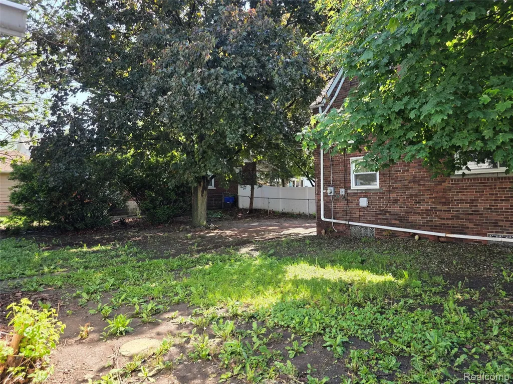 1332 Fort Park Boulevard Lincoln Park City MI 48146