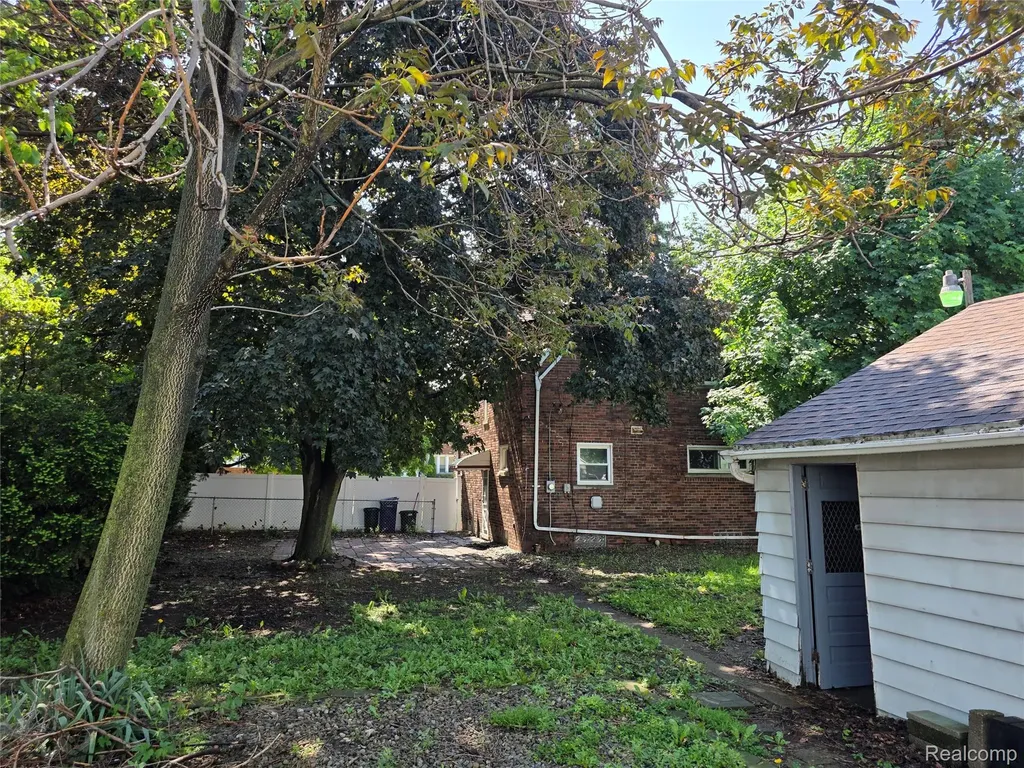 1332 Fort Park Boulevard Lincoln Park City MI 48146