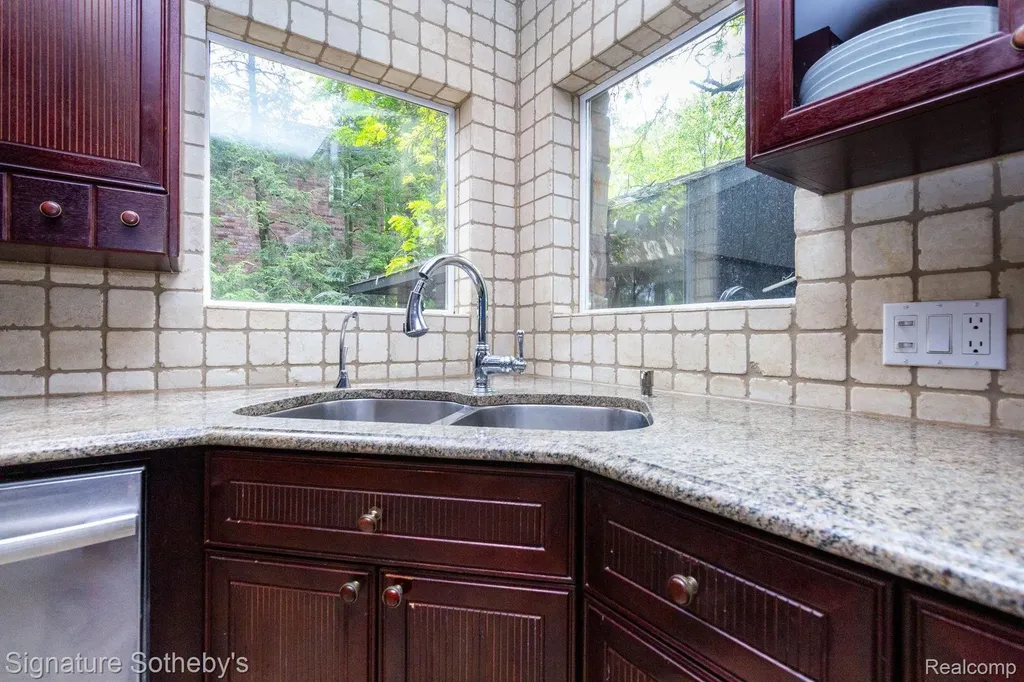 608 Purdy Street Birmingham City MI 48009