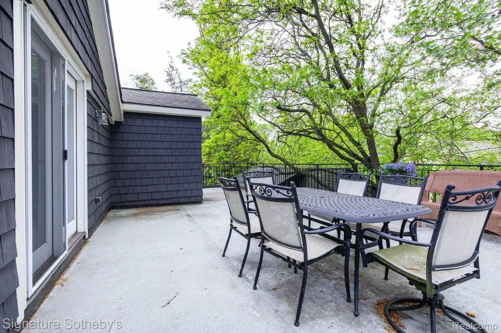 608 Purdy Street Birmingham City MI 48009