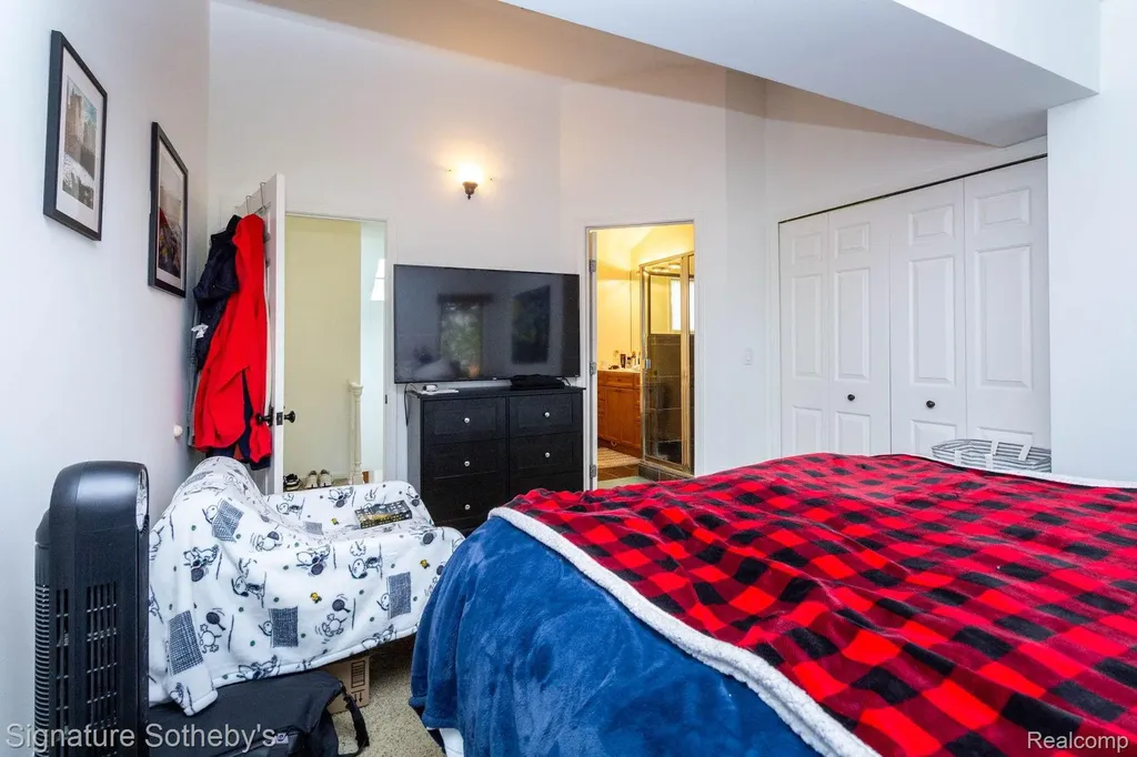 608 Purdy Street Birmingham City MI 48009