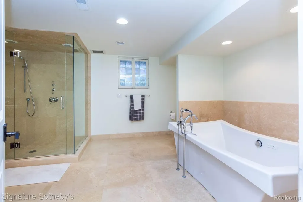 608 Purdy Street Birmingham City MI 48009