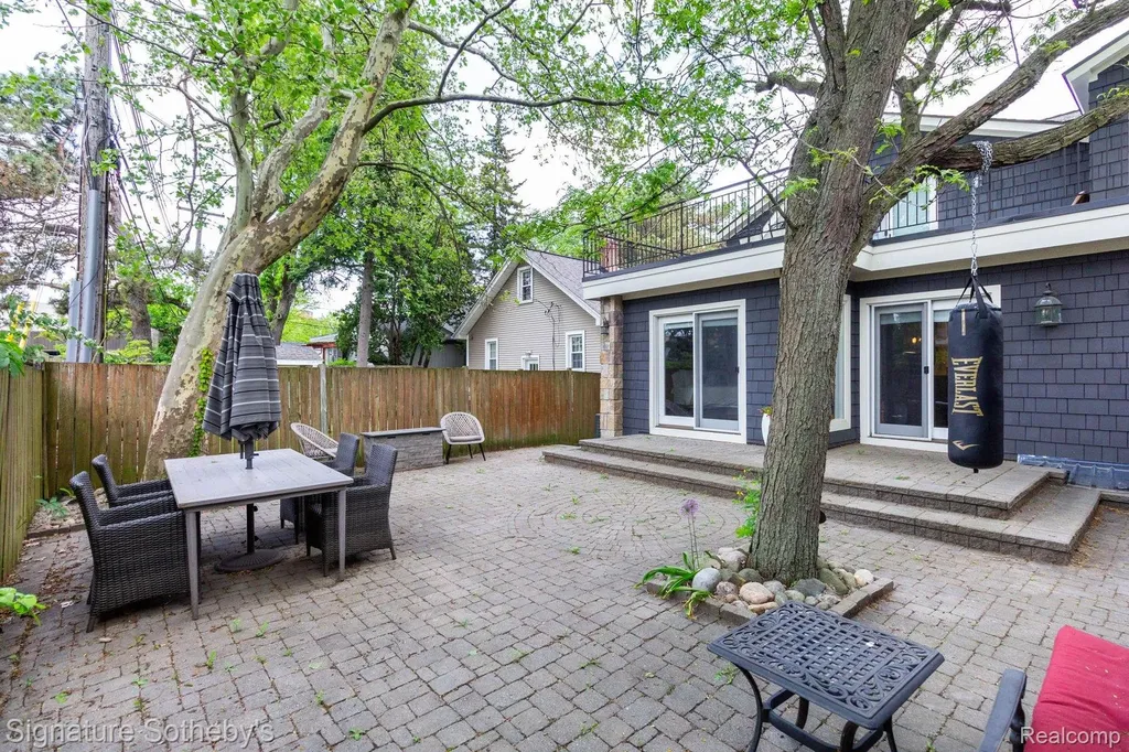 608 Purdy Street Birmingham City MI 48009