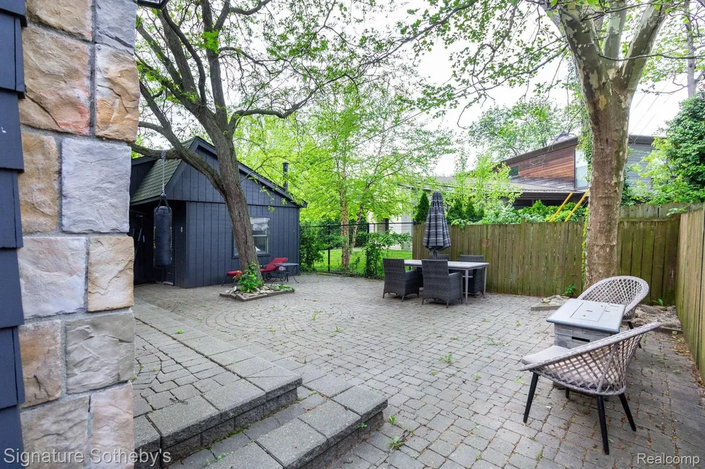 608 Purdy Street Birmingham City MI 48009