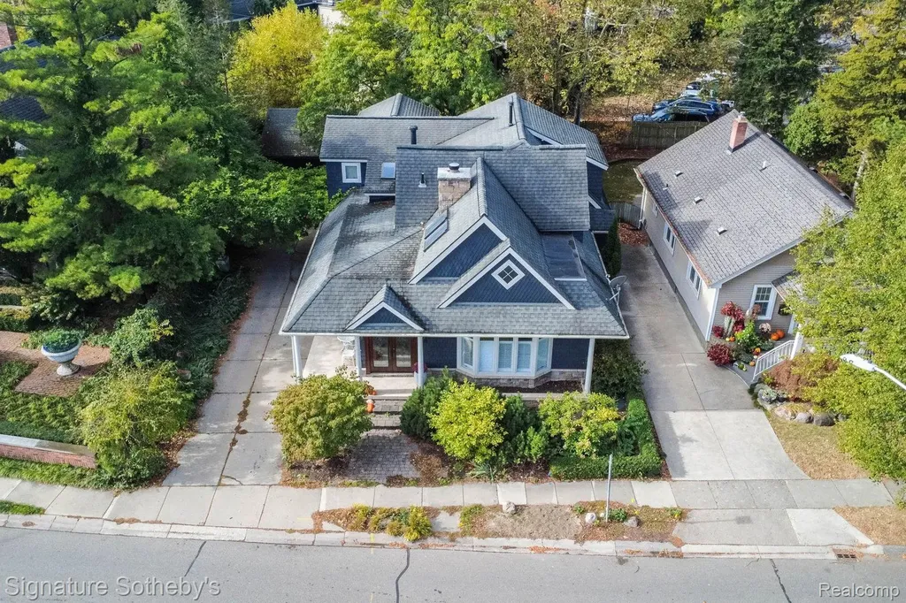 608 Purdy Street Birmingham City MI 48009